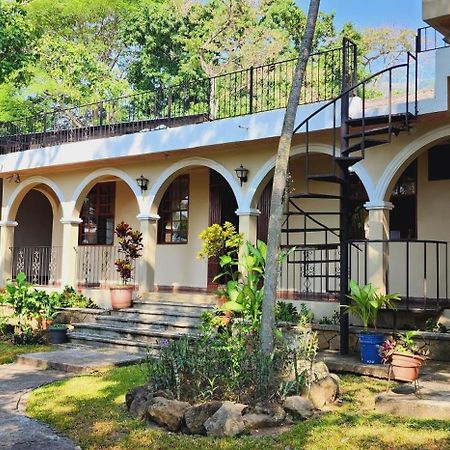 Camilas Hotel San Pedro Sula Exterior foto